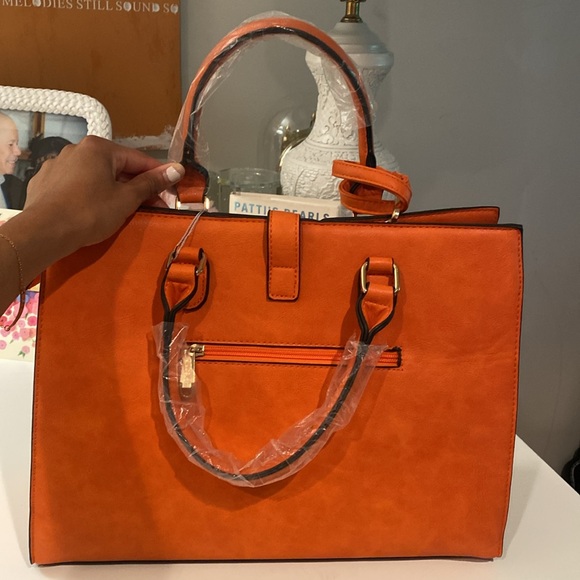 Never used orange 🍊 bag :..closet cleanout!!!!! - Picture 2 of 2